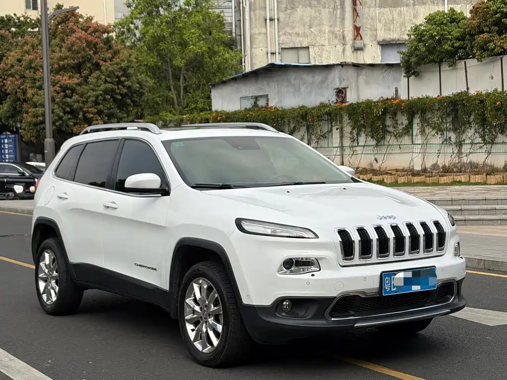 Jeep Cherokee 2014 — фото 3
