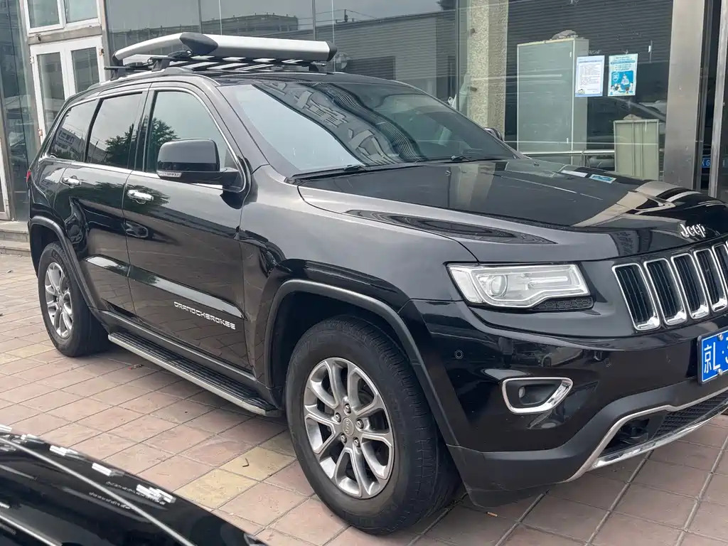 Jeep Grand Cherokee 2015 — фото 2