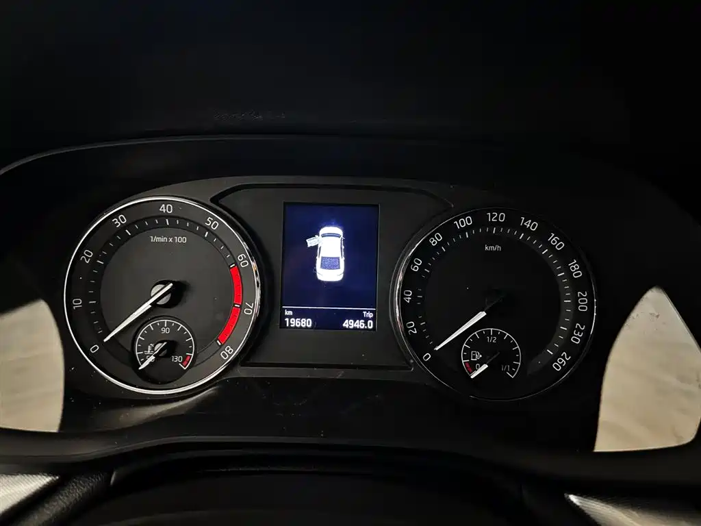 Skoda Octavia 2024 — фото 10