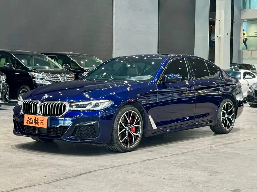 BMW 5 Series 2022 — фото 1