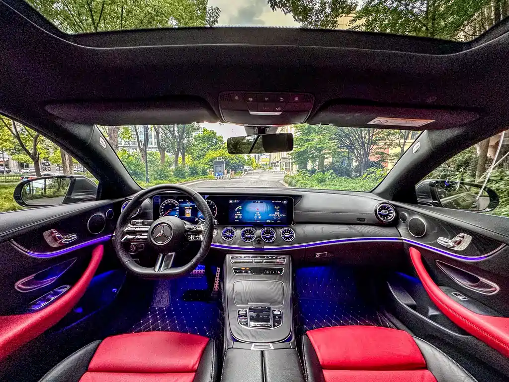 Mercedes-Benz E-Class 2023 — фото 10