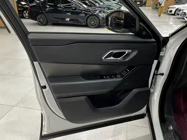 Land Rover Range Rover Velar 2021