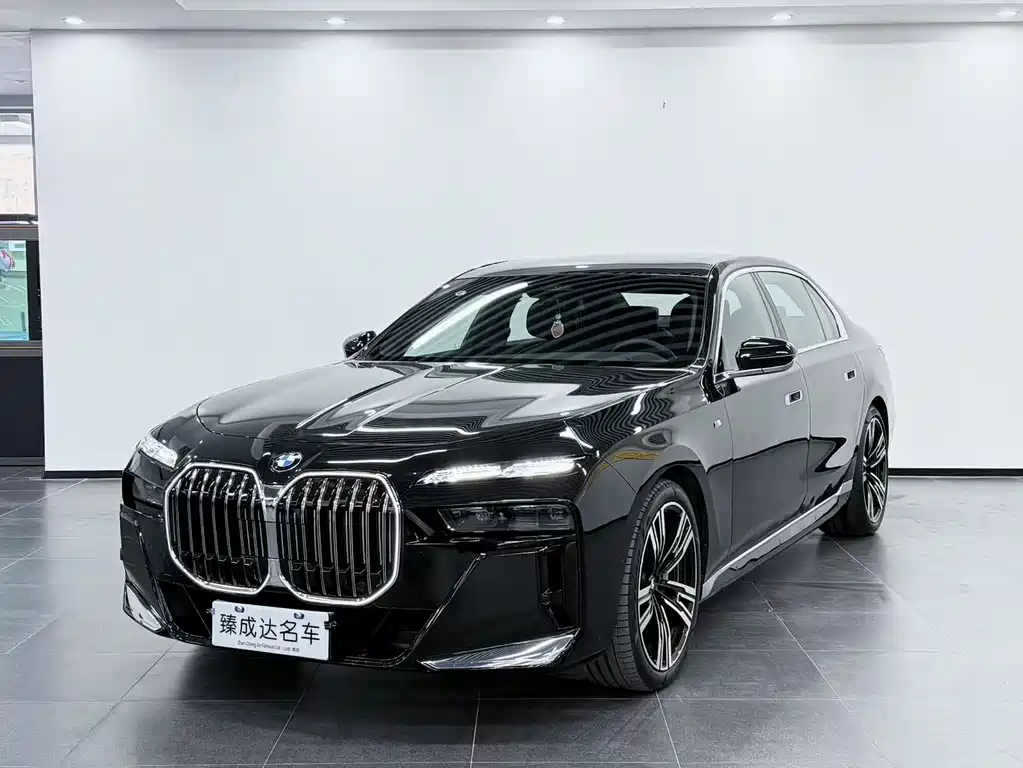 BMW 7 Series 2025 — фото 1