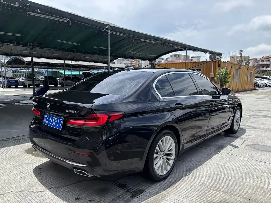 BMW 5 Series 2022