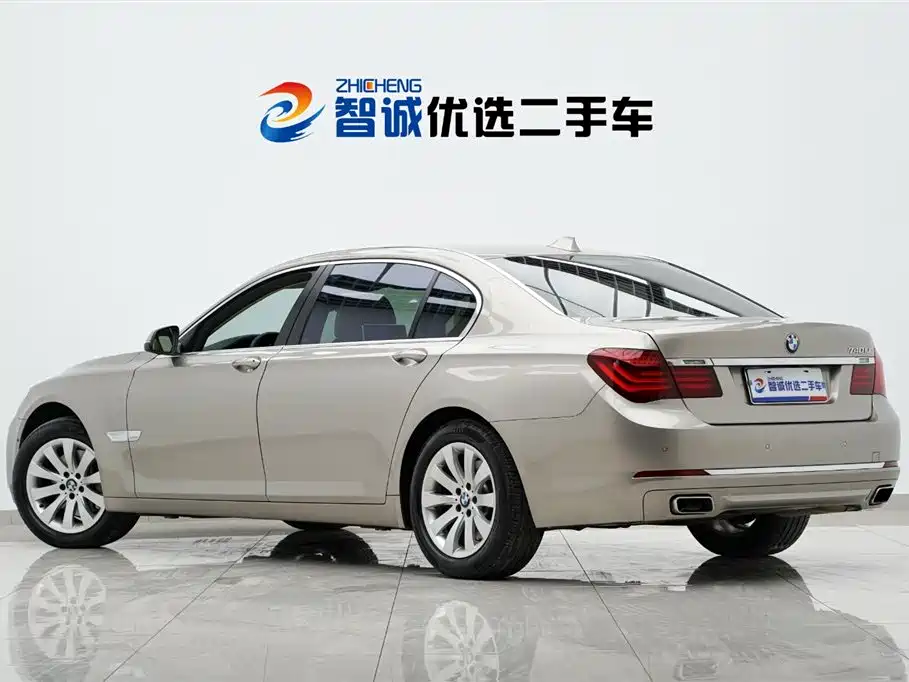 BMW 7 Series 2015 — фото 34