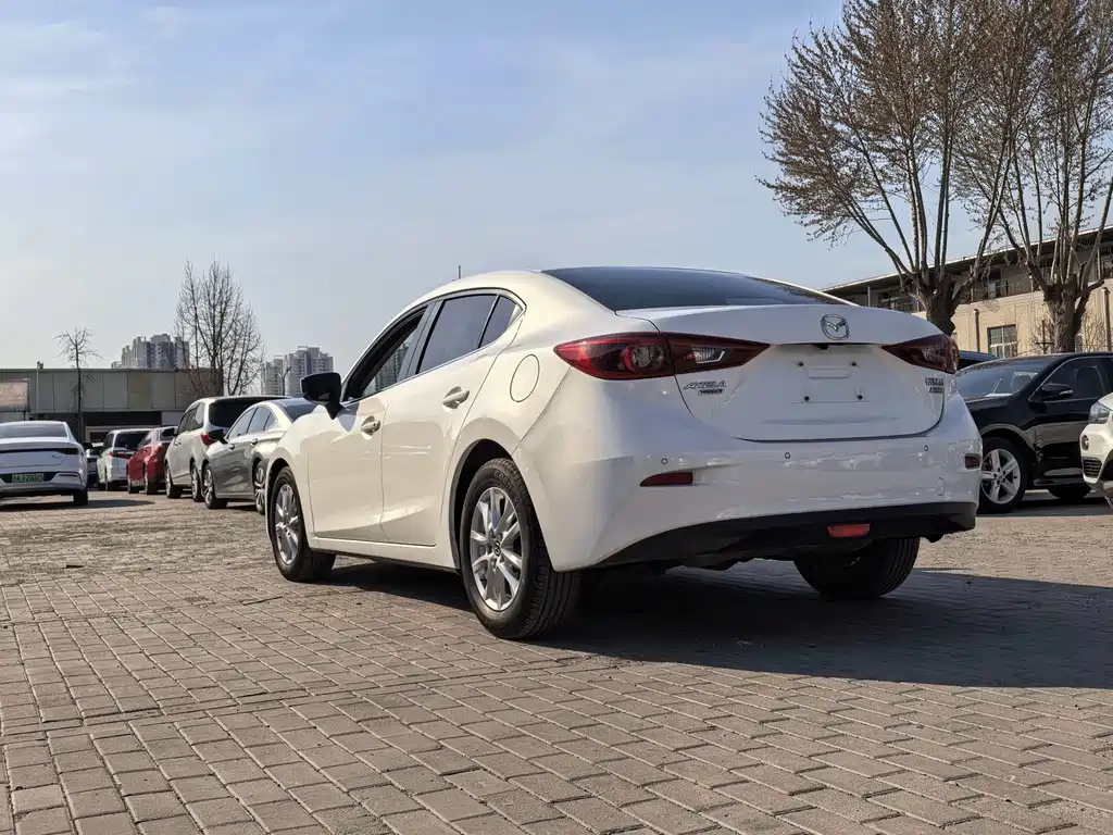 Mazda 3 Axela 2019 — фото 13