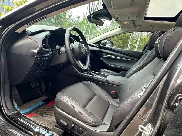 Mazda 3 Axela 2022