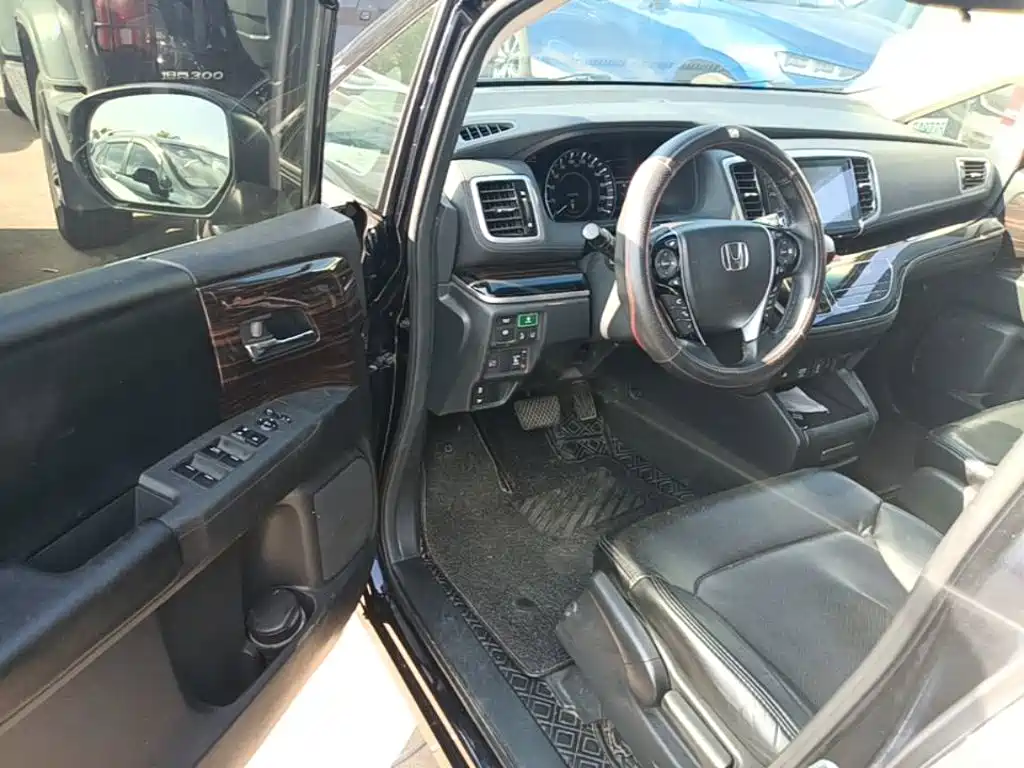 Honda Odyssey 2021 — фото 16