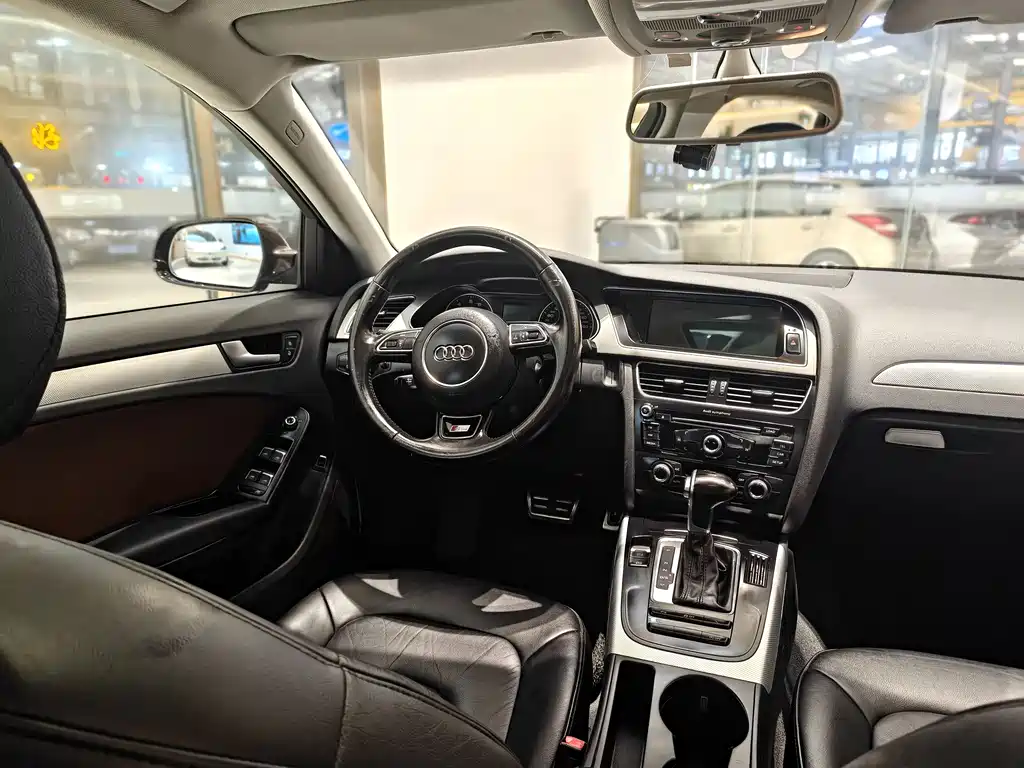 Audi A4L 2015 — фото 4