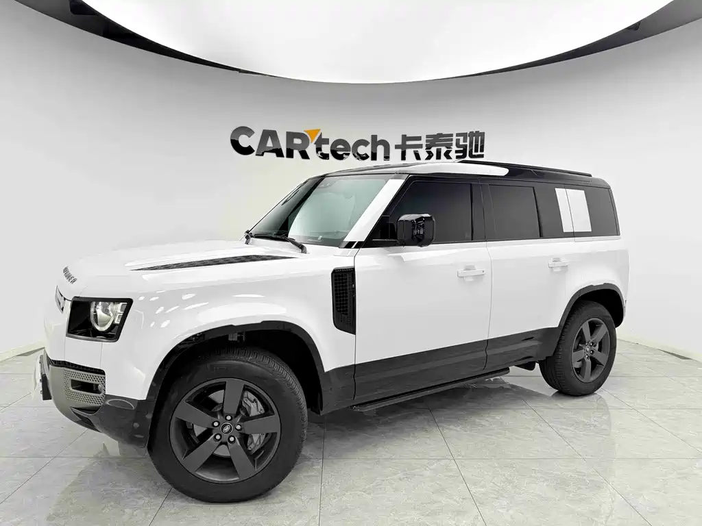 Land Rover Defender 2025
