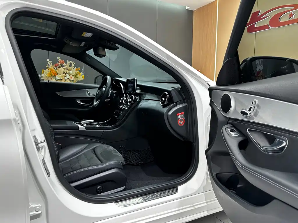 Mercedes-Benz C-Class 2018 — фото 11