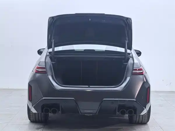 BMW M5 New Energy 2025