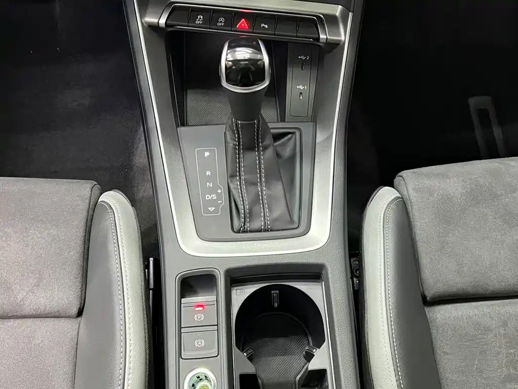 Audi Q3 2023 — фото 12