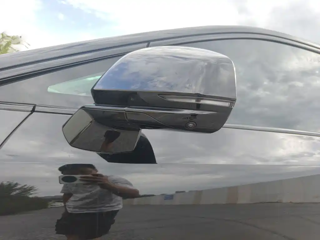 Cadillac IQ Aoge 2025 — фото 13