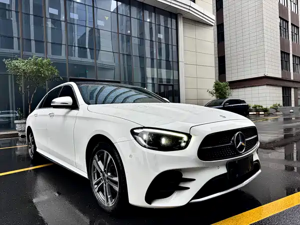 Mercedes-Benz E-Class 2022