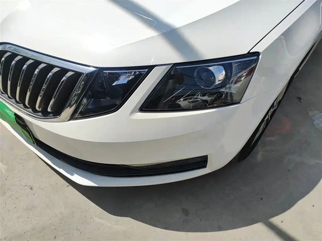 Skoda Octavia 2018 — фото 24