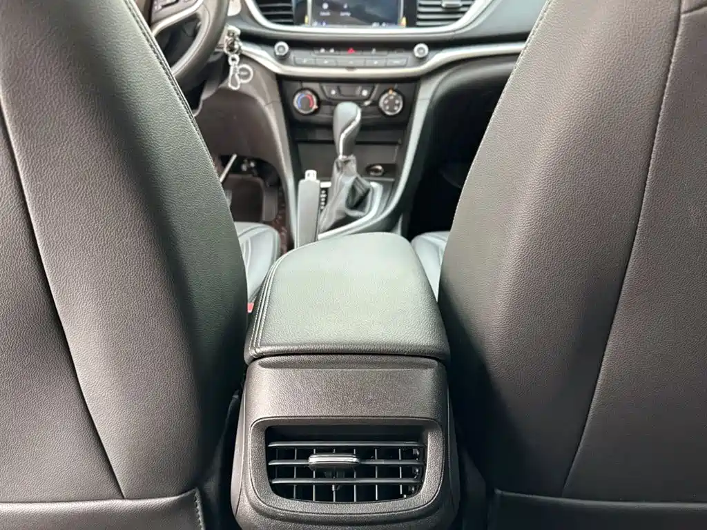 Buick Excelle 2022 — фото 19