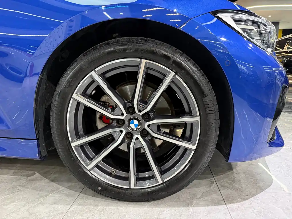 BMW 3 Series 2019 — фото 13