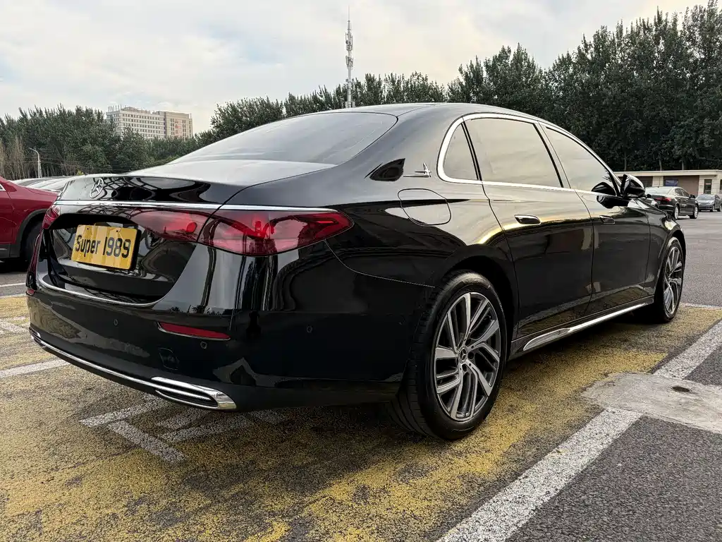 Mercedes-Benz E-Class 2024