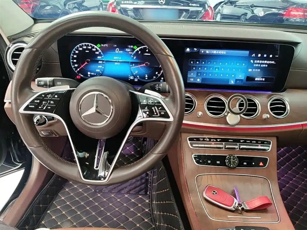 Mercedes-Benz E-Class 2023 — фото 10