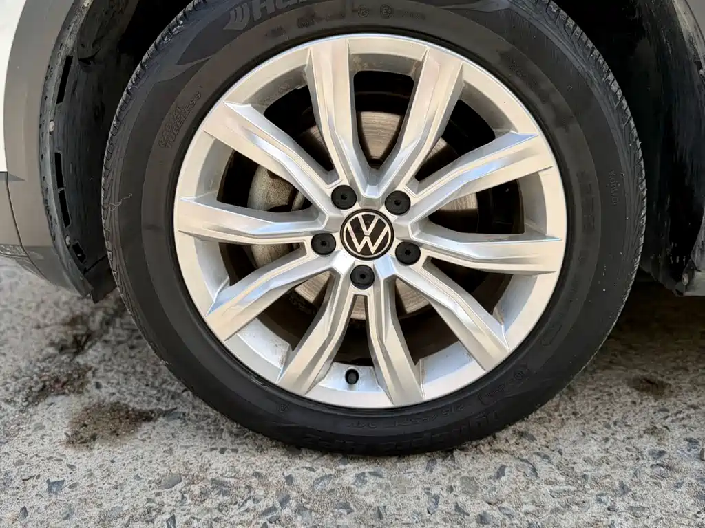 Volkswagen T-Roc 2022 — фото 9