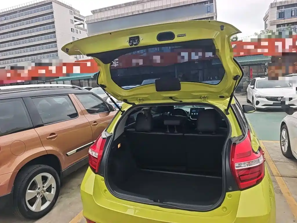 Toyota Yaris L 2019 — фото 19