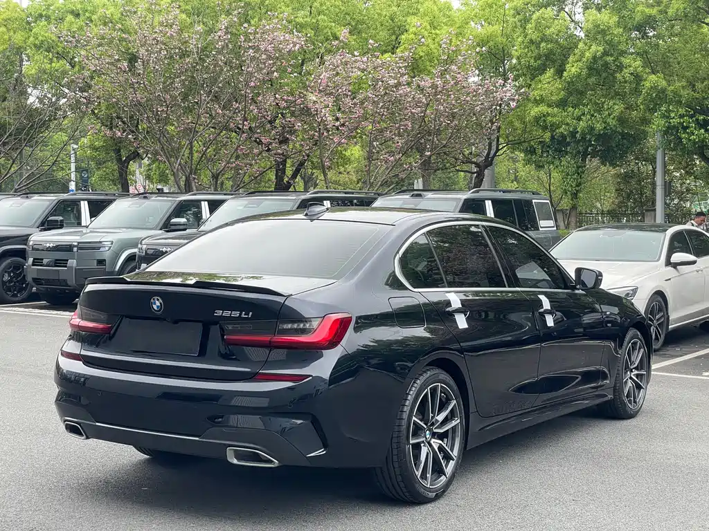 BMW 3 Series 2021 — фото 13