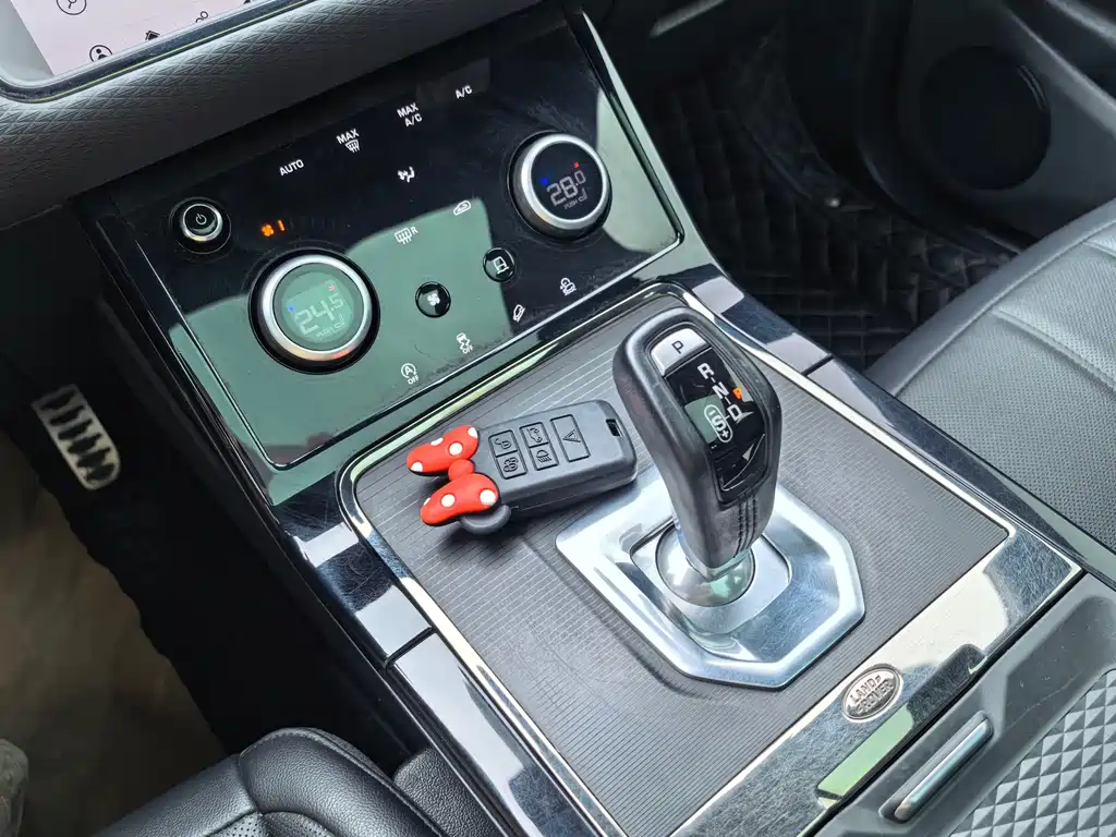 Land Rover Evoque 2021 — фото 13