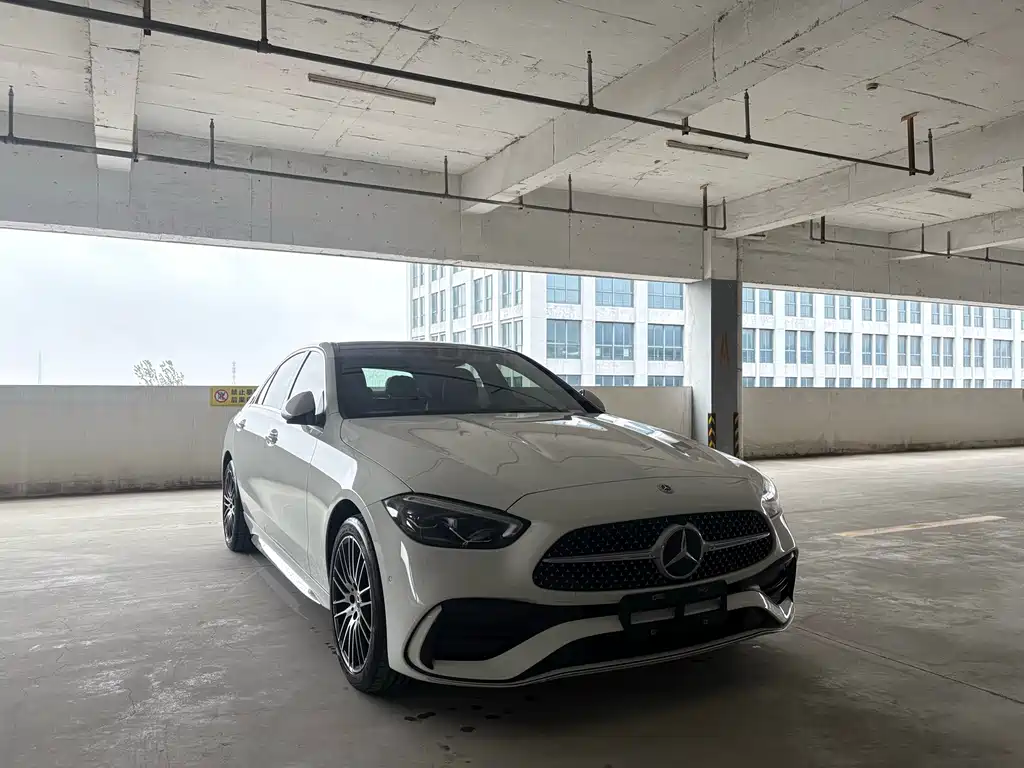 Mercedes-Benz C-Class 2023 — фото 3