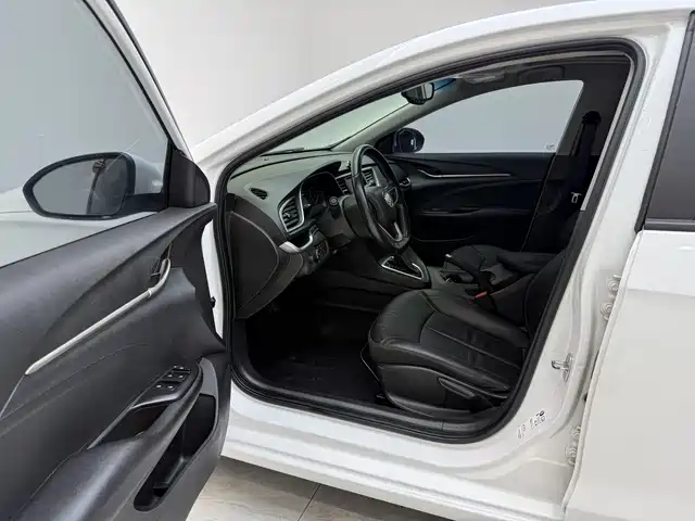 Buick Excelle 2019 — фото 14