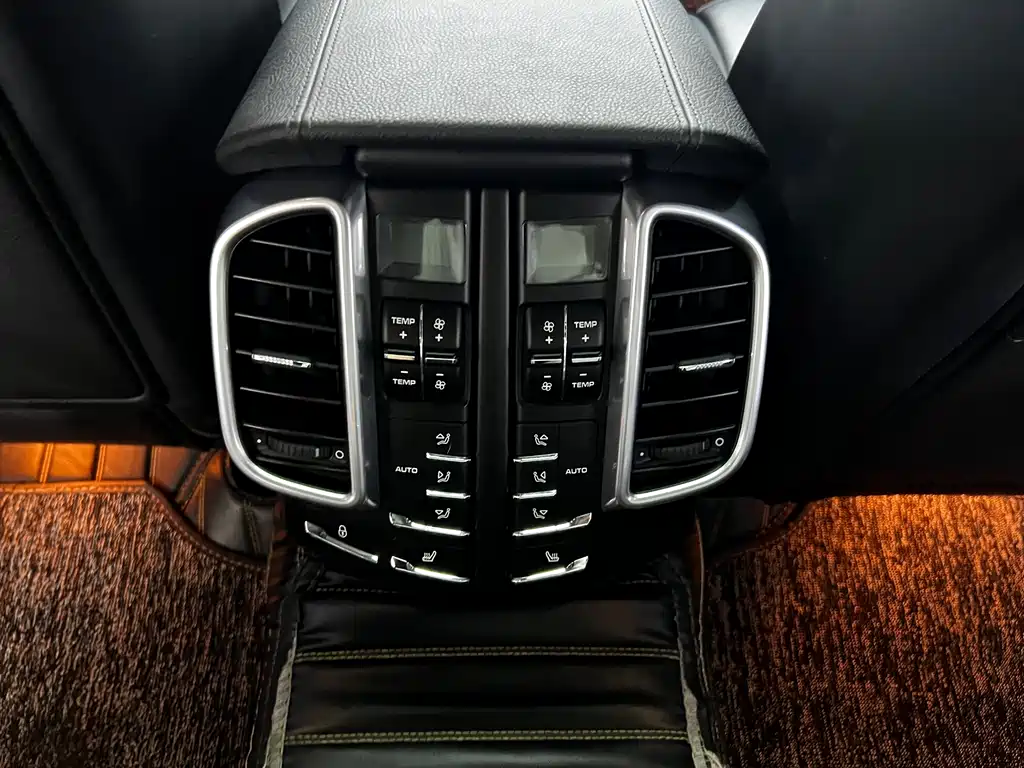 Porsche Cayenne 2014 — фото 16