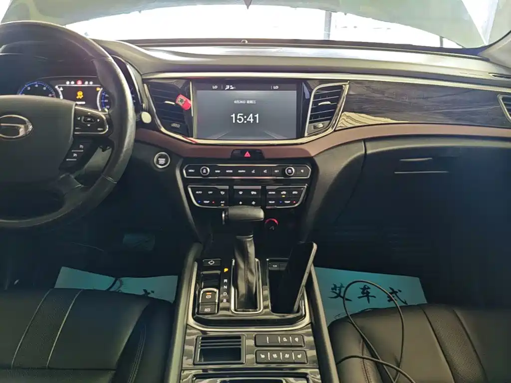 GAC Trumpchi GS8 2018 — фото 13