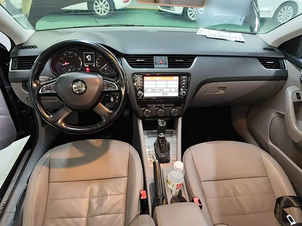Skoda Octavia 2014 — фото 10