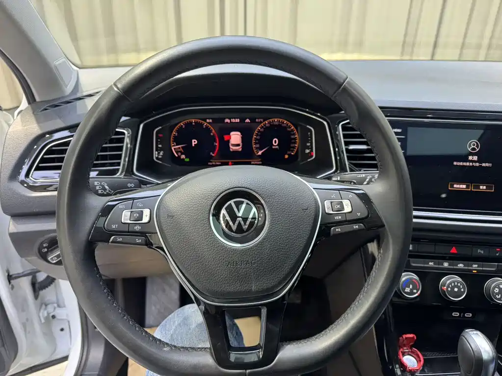 Volkswagen T-Roc 2021 — фото 11