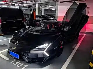 Lamborghini Revuelto 2025