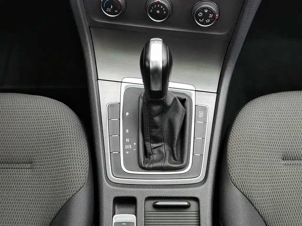 Volkswagen Golf 2015 — фото 13