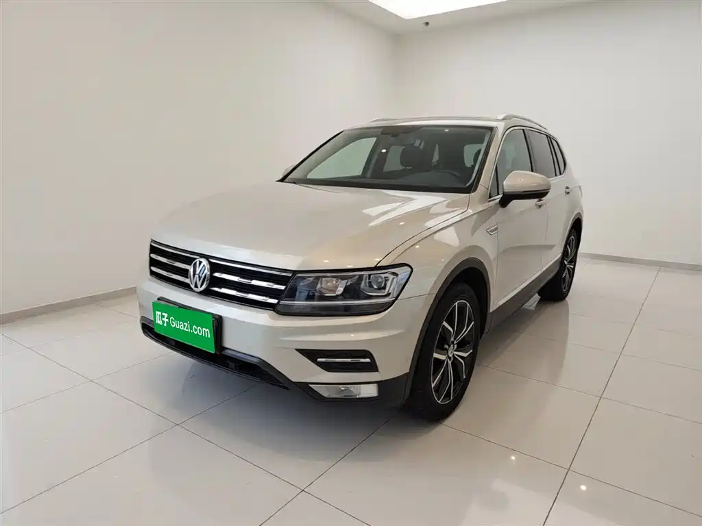 Volkswagen Tiguan L 2020 — фото 1