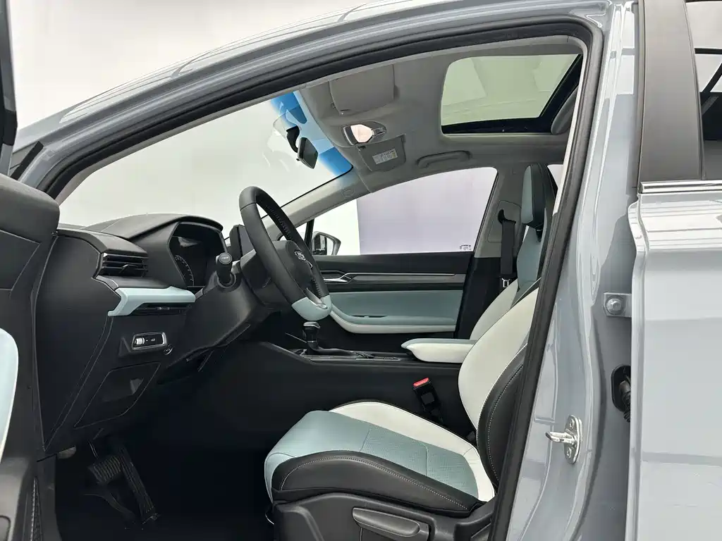 Geely Emgrand S 2022