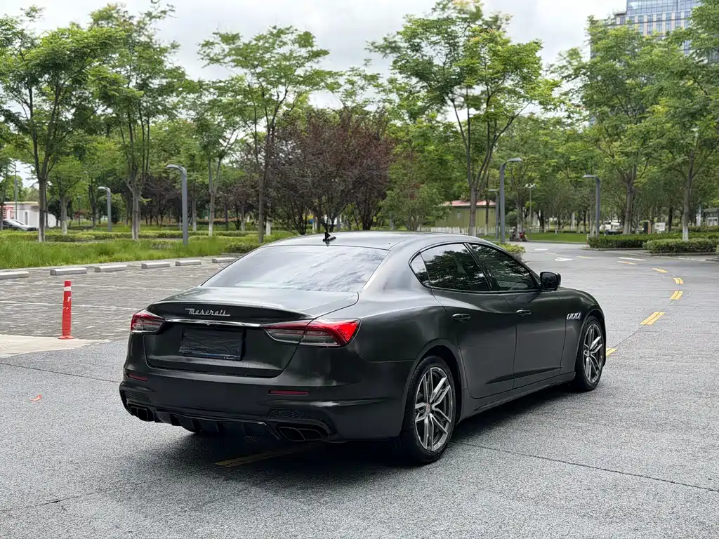 Maserati Quattroporte 2015 — фото 13