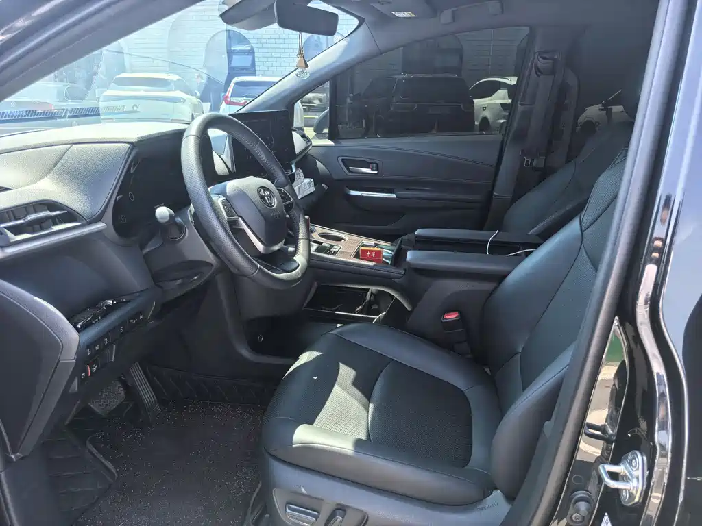 Toyota Granvia 2026