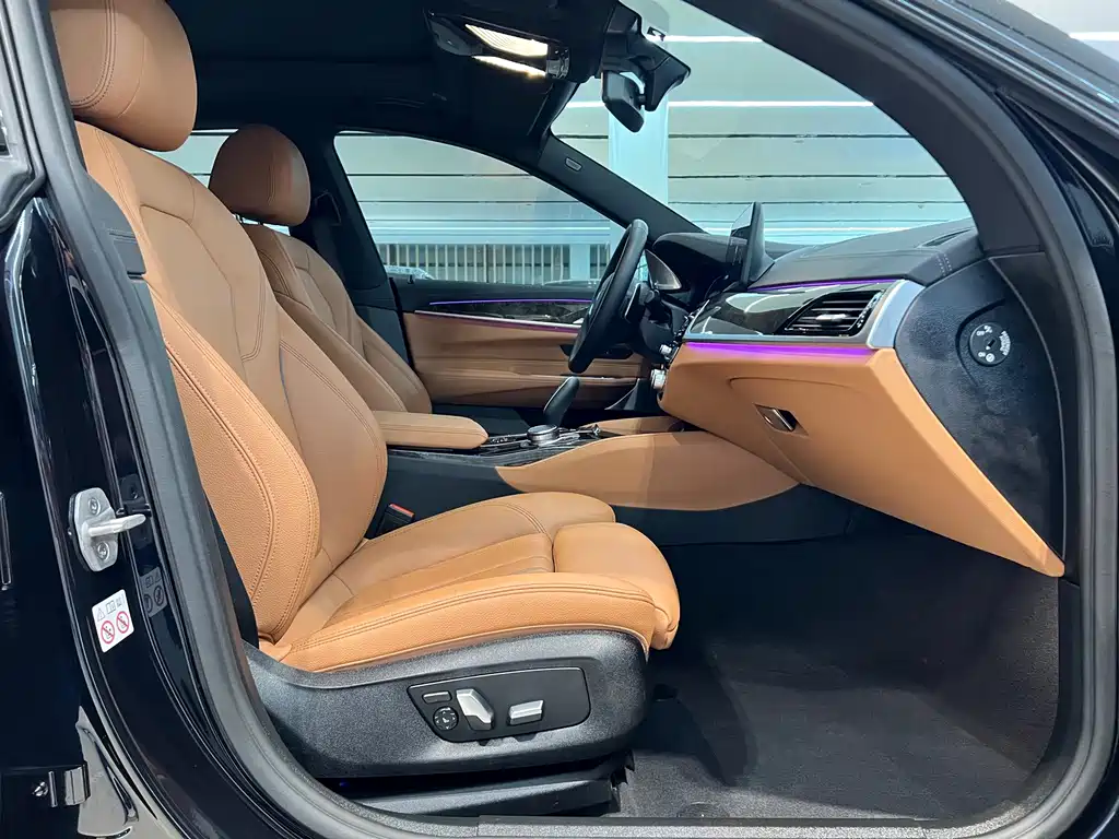 BMW 6 Series GT 2025 — фото 9
