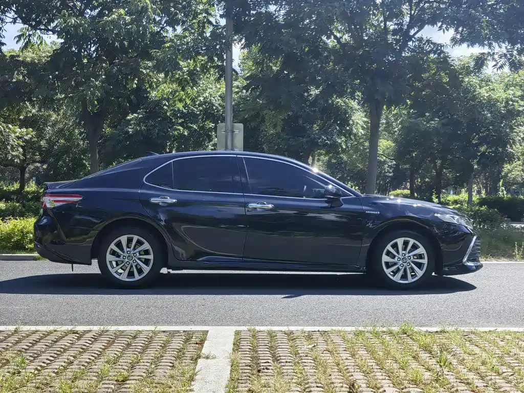 Toyota Camry 2021