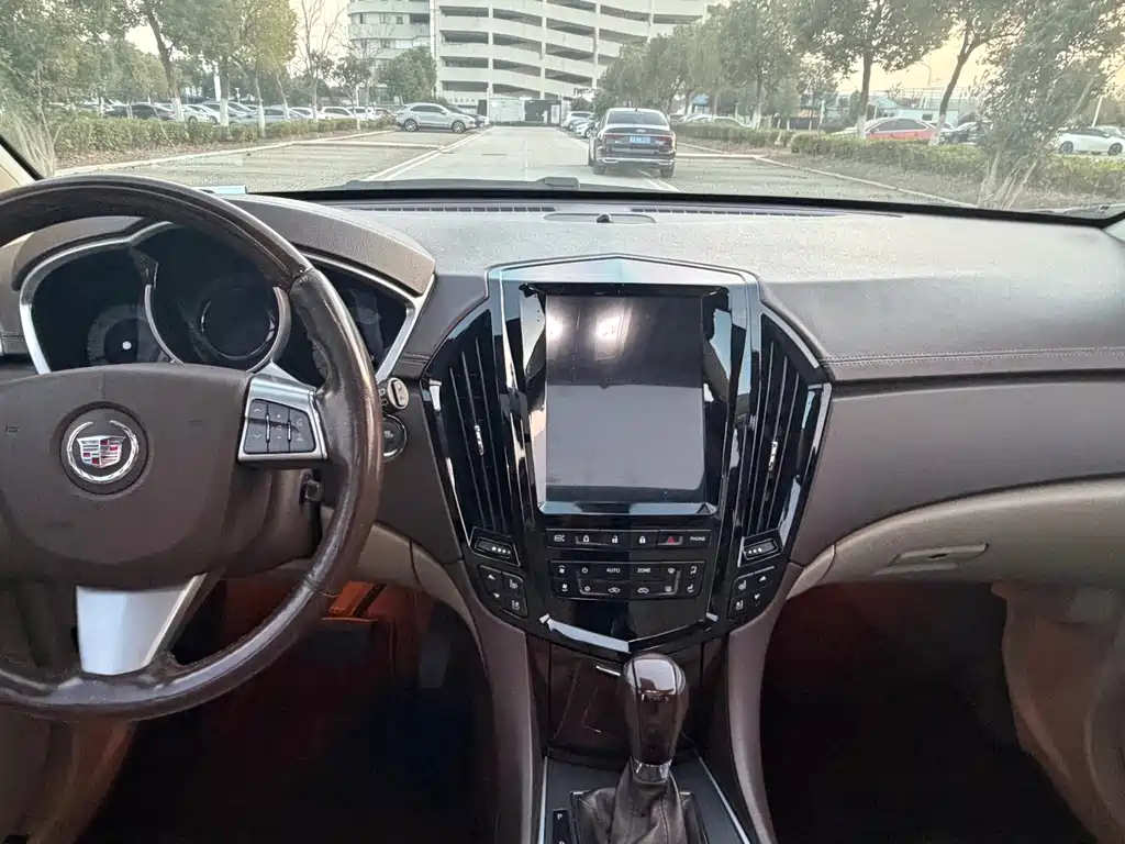 Cadillac SRX 2012 — фото 14
