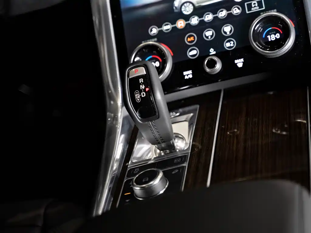 Land Rover Sport PHEV 2019 — фото 17