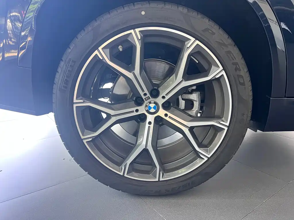 BMW X5 2025 — фото 12