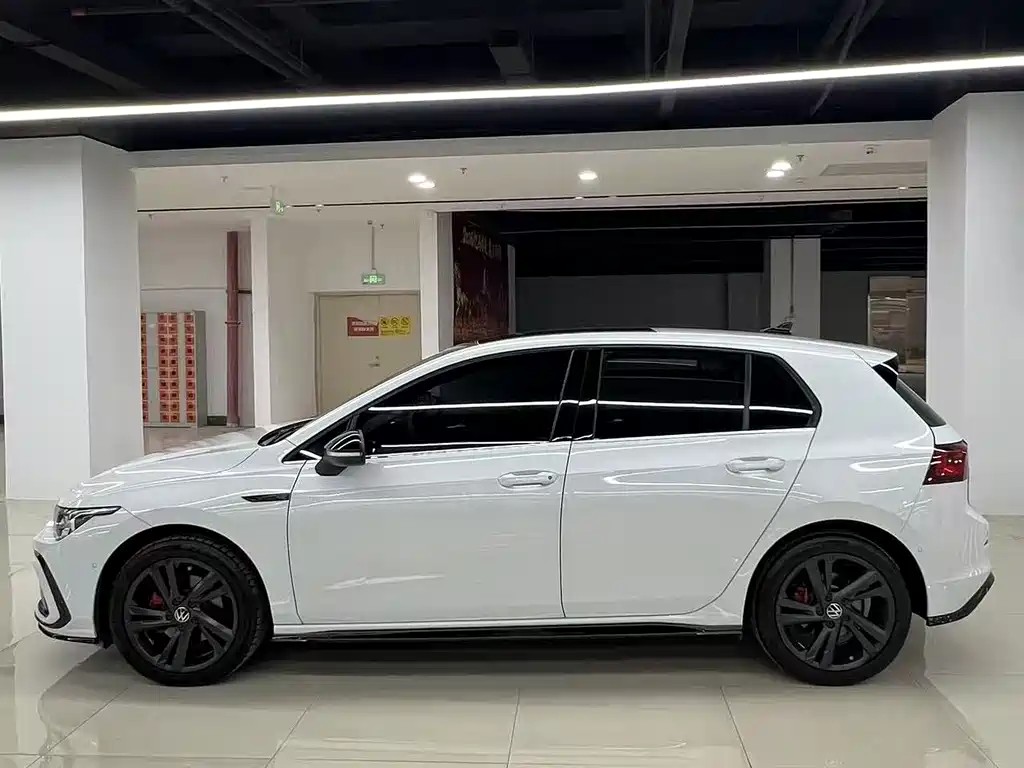 Volkswagen Golf 2021
