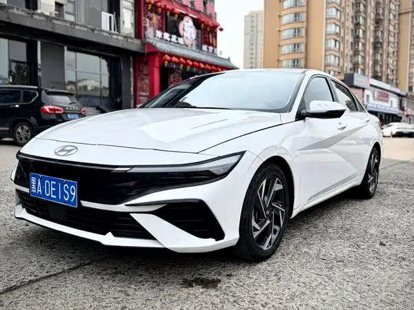 Hyundai Elantra 2023