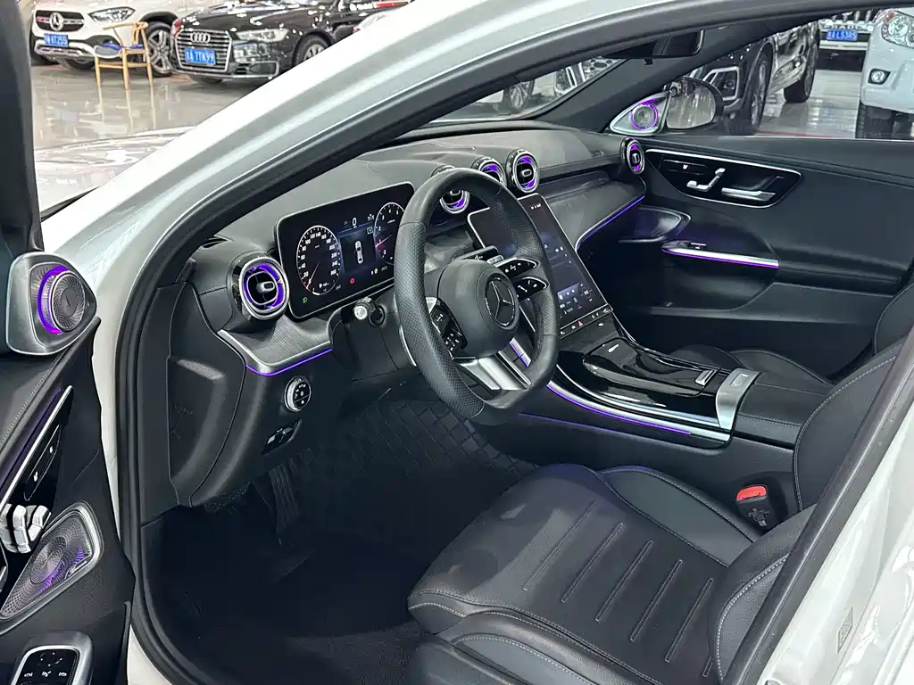 Mercedes-Benz C-Class 2023 — фото 4