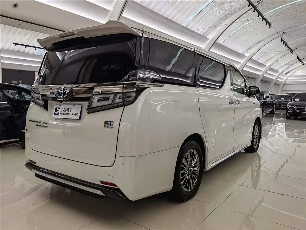 Toyota Vellfire 2022 — фото 4