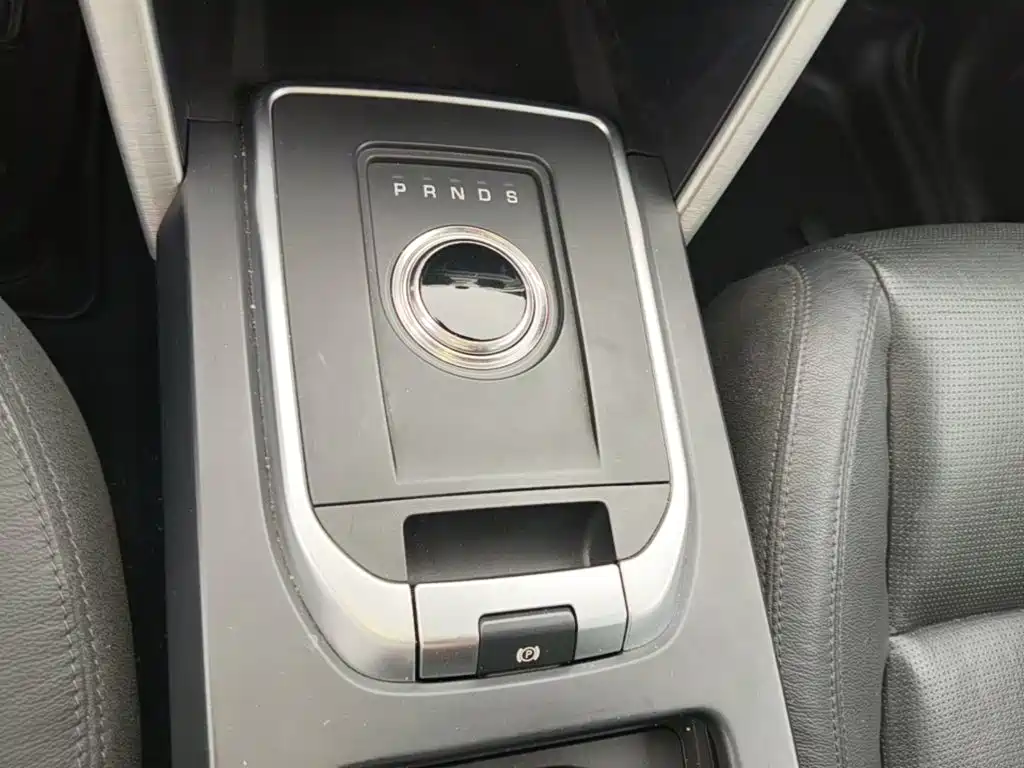 Land Rover Discovery Sport 2017 — фото 14